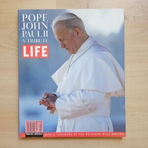Softcover Life Pope John Paul II A Tribute